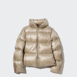 Uniqlo Shiny Puffer Jacket in Light Gold medium size